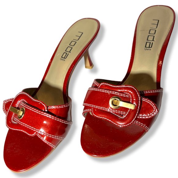 Moda International * Spana Glossy Red * Buckle* Kitten Heel